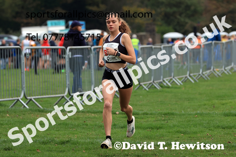 Womens Under-17s relay, 2025 Northern Cross Country Relays, Graves Park, Sheffield. Photo: David T. Hewitson/Sports for All Pics